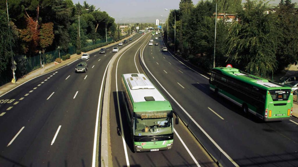 Carril vao en autovía